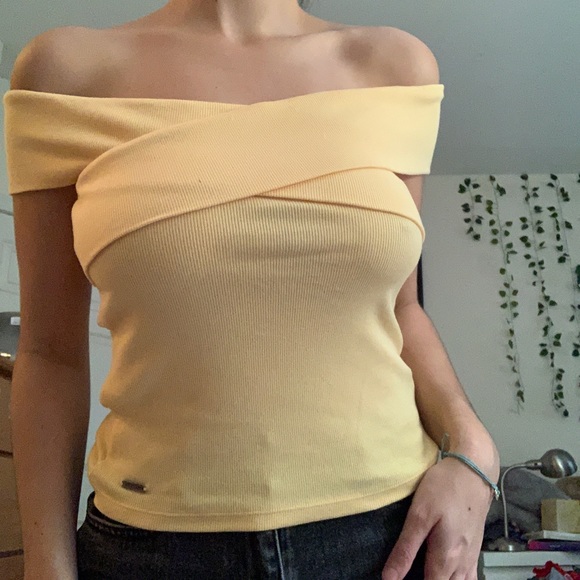 Criss cross off the shoulder top - Picture 3 of 3